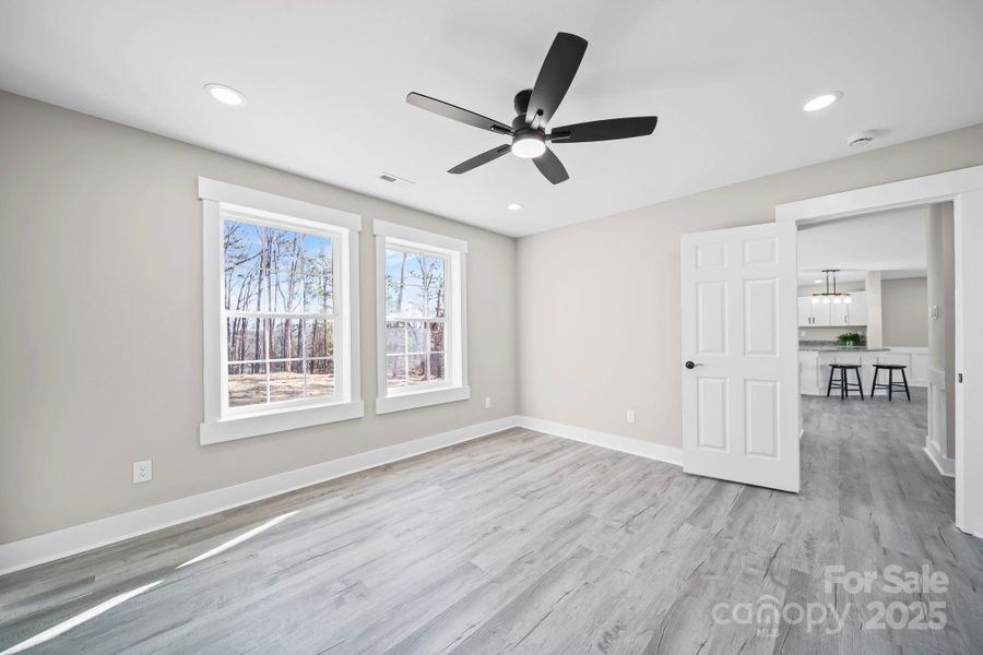 Spacious, unfurnished interior of a new home in , Peachland (Image 26).