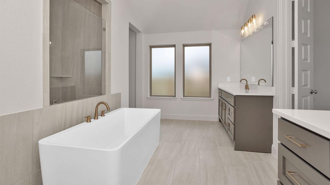Furnished interior view inside a new home in Valencia, Manvel (Image 7).