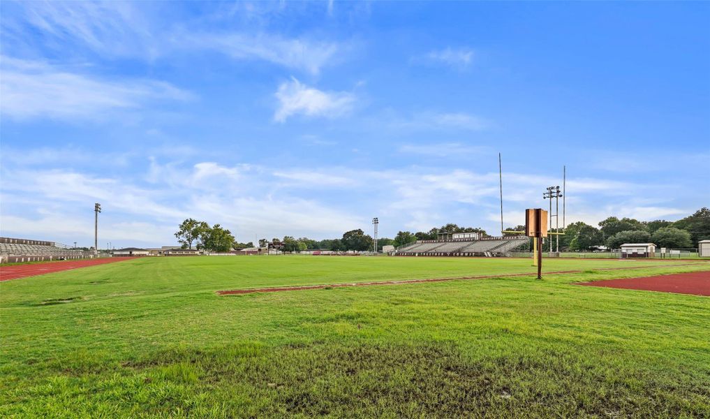 Natural landscape and outdoor views near Tarkington Timbers in Cleveland (Image 26).
