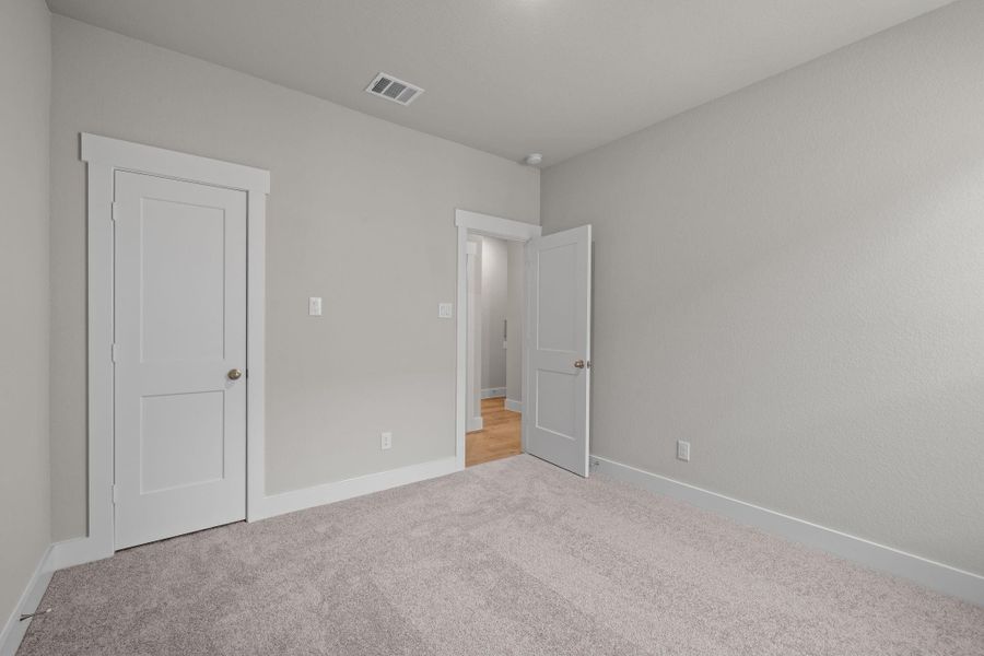 Whether you’re hosting family and friends or for the kiddos, our secondary bathrooms invite you to relax, refresh, and feel right at home. Whether you’re hosting family and friends or for the kiddos, our secondary bathrooms invite you to relax, refresh, and feel right at home.