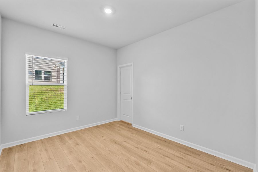 Spacious, unfurnished interior of a new home in Hanes Lake, Winston-Salem (Image 25). Spacious, unfurnished interior of a new home in Hanes Lake, Winston-Salem (Image 25).