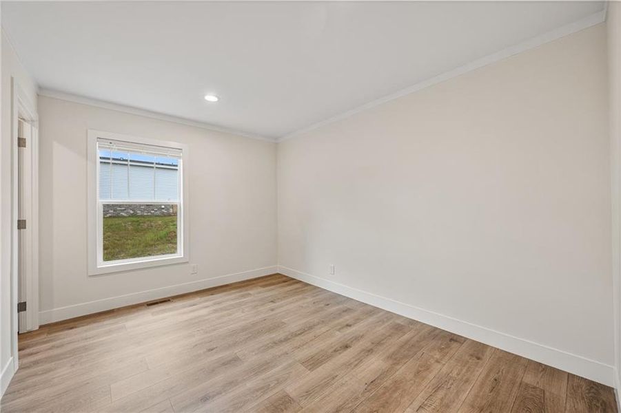 Spacious, unfurnished interior of a new home in , Gainesville (Image 30).