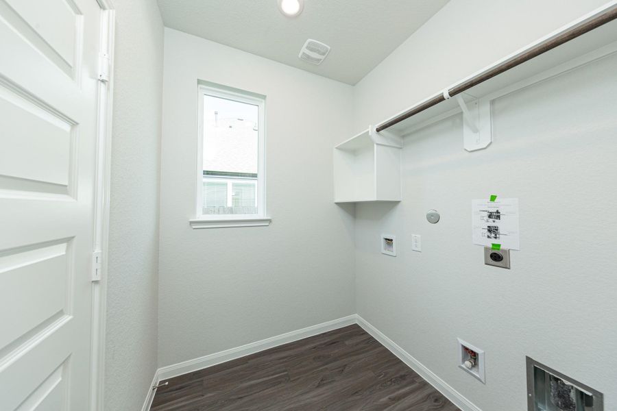 Spacious, unfurnished interior of a new home in Bluestem, Brookshire (Image 16).