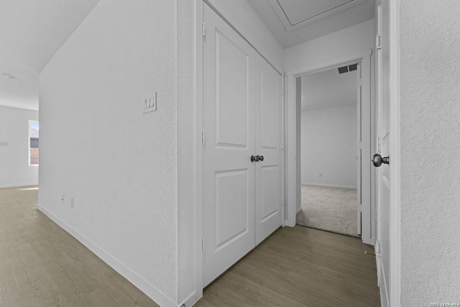 Spacious, unfurnished interior of a new home in Friendship Oaks, Fredericksburg (Image 12).