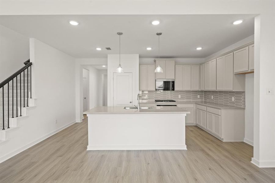 6924 Freight Train- Kitchen-2 6924 Freight Train- Kitchen-2