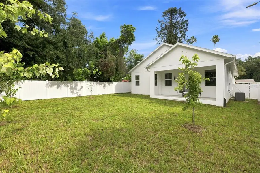 Exterior details and patio area of a home in , Tampa (Image 4).