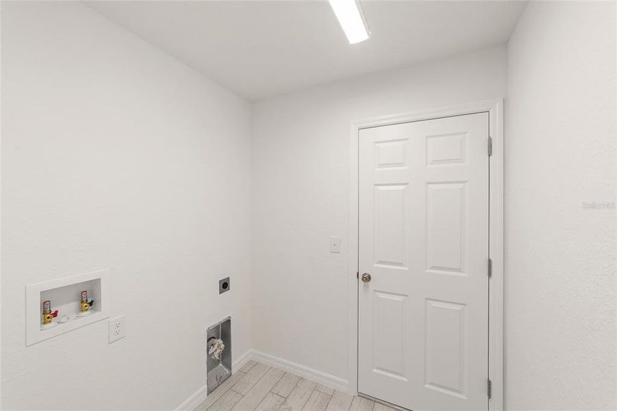 Spacious, unfurnished interior of a new home in , Dunnellon (Image 37). Spacious, unfurnished interior of a new home in , Dunnellon (Image 37).