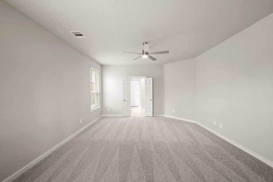 Spacious, unfurnished interior of a new home in Grand Oaks – The Cove, Houston (Image 18). Spacious, unfurnished interior of a new home in Grand Oaks – The Cove, Houston (Image 18).