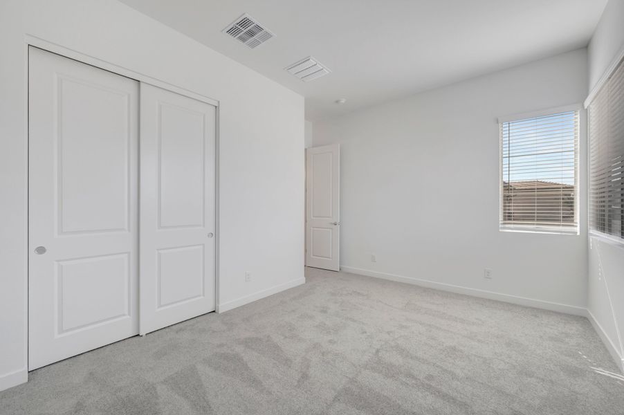 Spacious, unfurnished interior of a new home in Terraza, San Tan Valley (Image 30).