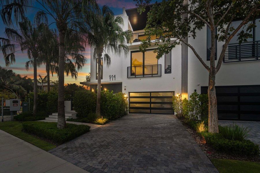 050-914PalmTrail-DelrayBeach-FL-33483-SM