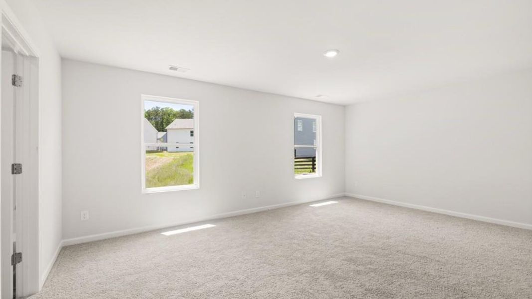 Spacious, unfurnished interior of a new home in Northwoods at Mirror Lake, Villa Rica (Image 27).