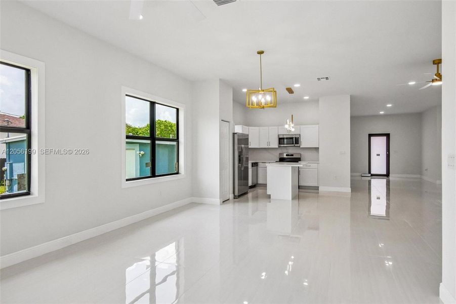 Spacious, unfurnished interior of a new home in , Fort Lauderdale (Image 32). Spacious, unfurnished interior of a new home in , Fort Lauderdale (Image 32).