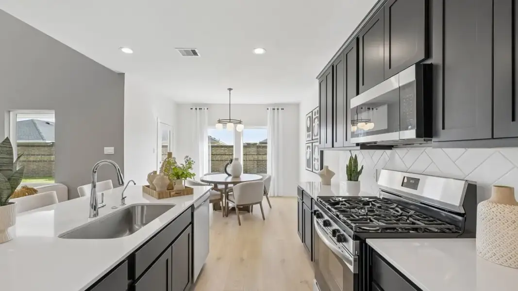 Furnished interior view inside a new home in Evergreen, Rosenberg (Image 16).