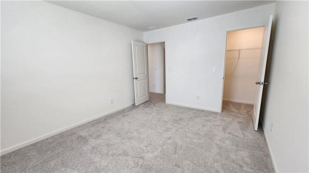 Spacious, unfurnished interior of a new home in Casteel, Bethlehem (Image 20).