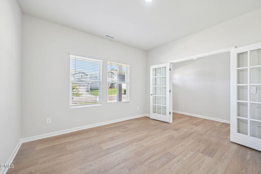 19-web-or-mls-Raleigh - Oak Manor - 713