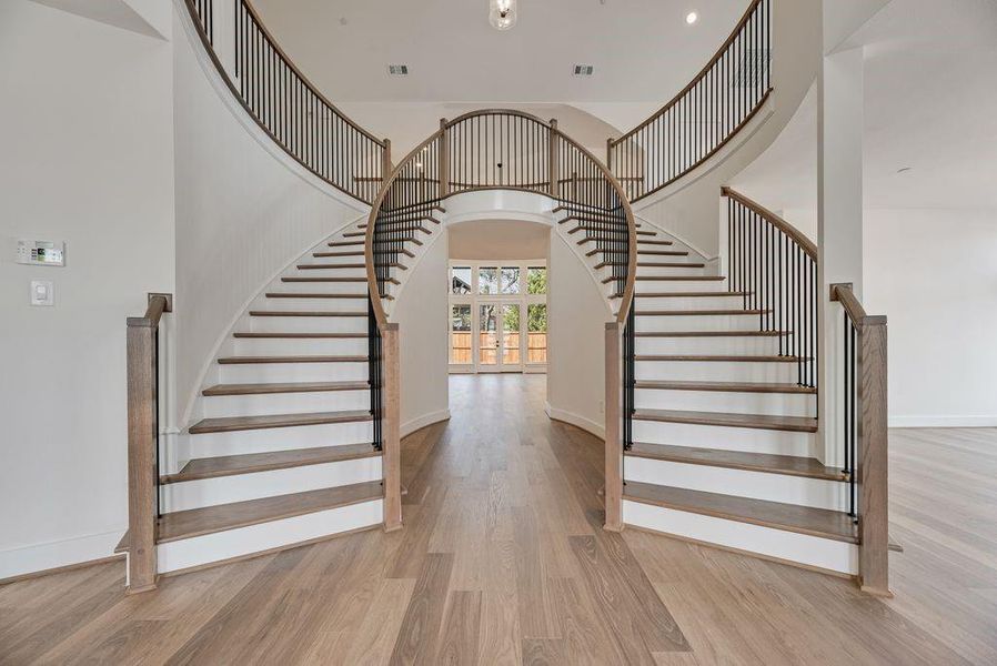 Spacious, unfurnished interior of a new home in Providence Cove, McKinney (Image 17).