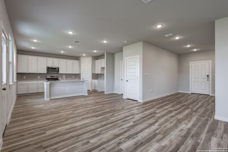 Furnished interior view inside a new home in Hiddenbrooke, Seguin (Image 16). Furnished interior view inside a new home in Hiddenbrooke, Seguin (Image 16).
