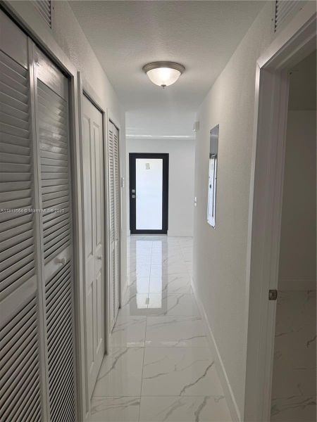 Spacious, unfurnished interior of a new home in , Florida City (Image 8).