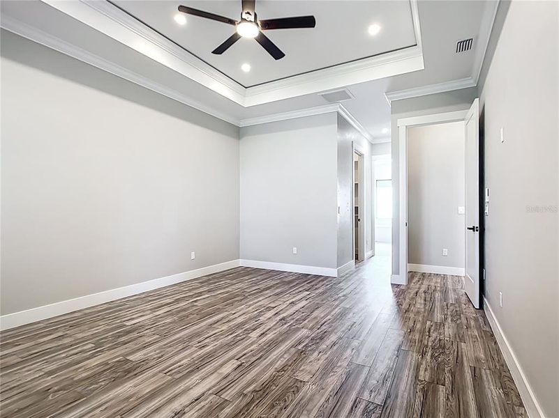 Spacious, unfurnished interior of a new home in , Englewood (Image 42).