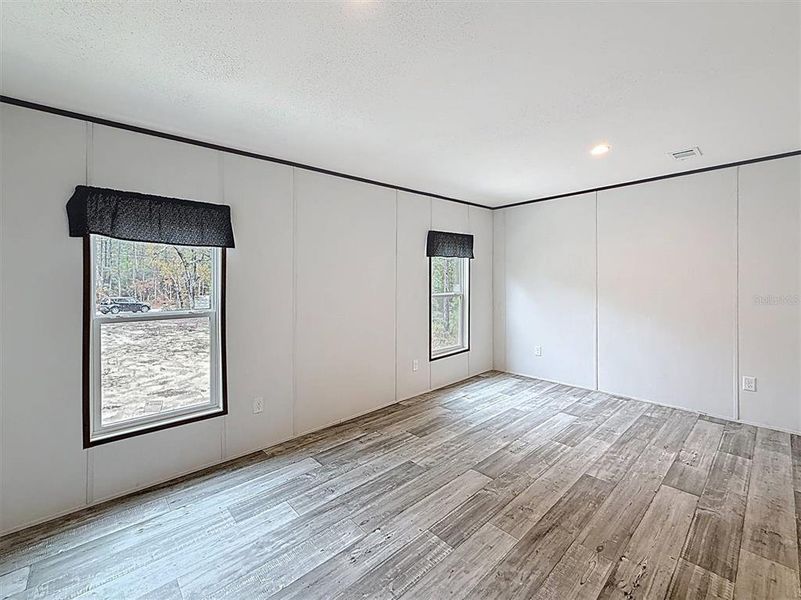 Spacious, unfurnished interior of a new home in , Hawthorne (Image 32).