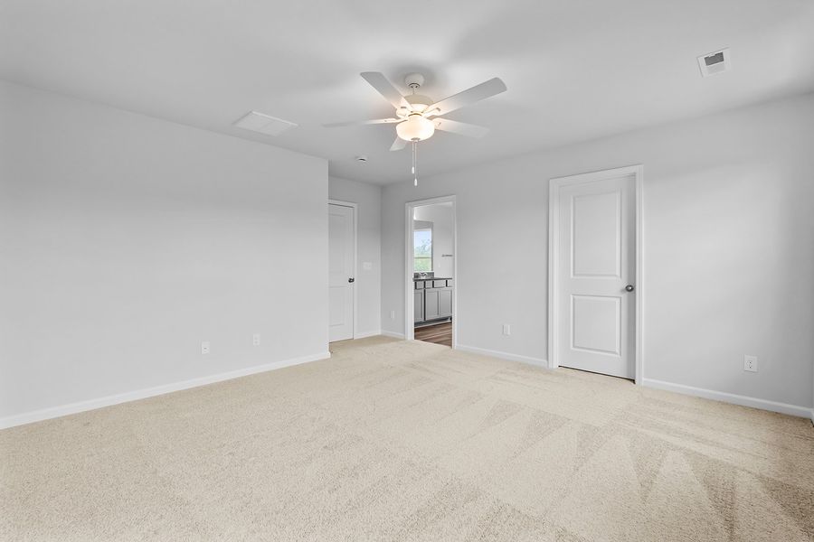 Spacious, unfurnished interior of a new home in Bell West, Kernersville (Image 27).