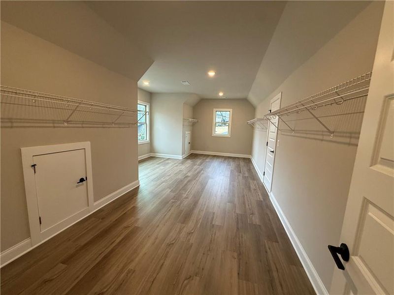 Spacious, unfurnished interior of a new home in , Jefferson (Image 39).