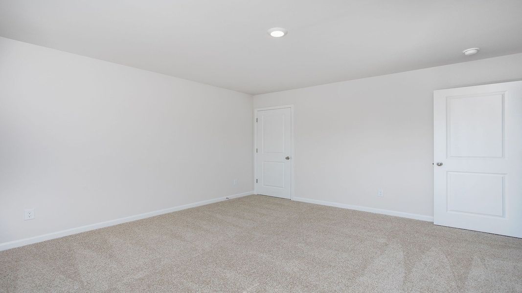 Spacious, unfurnished interior of a new home in Middleton, Greensboro (Image 17).