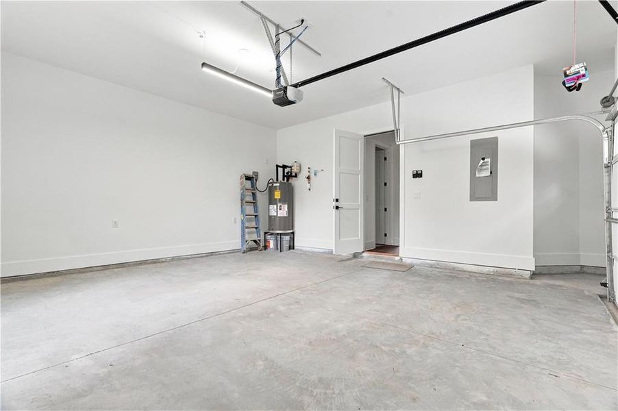 Spacious, unfurnished interior of a new home in , Fairburn (Image 55).