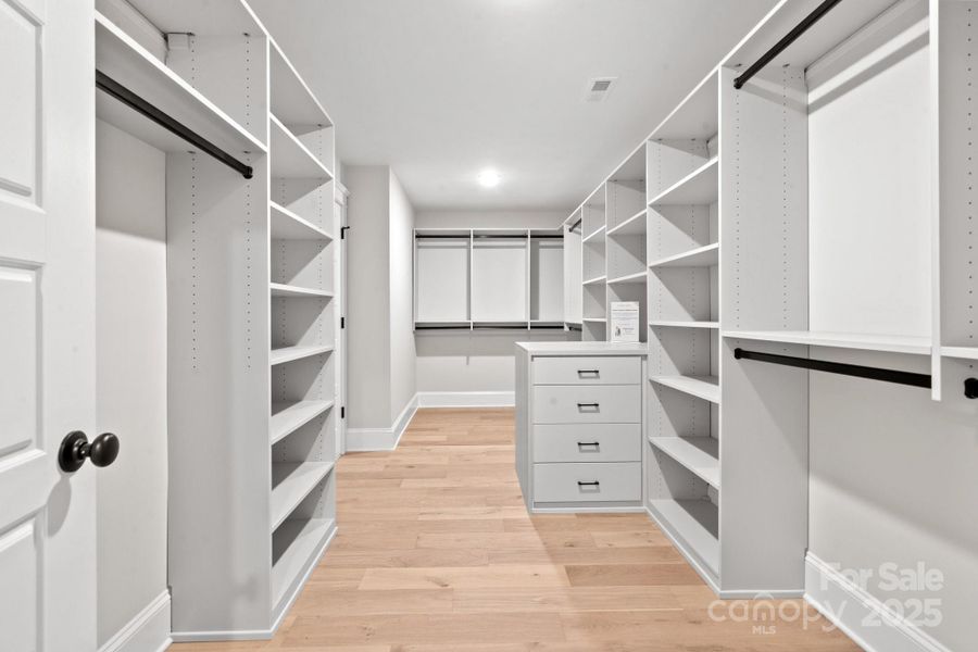 Image 39 of a home in .