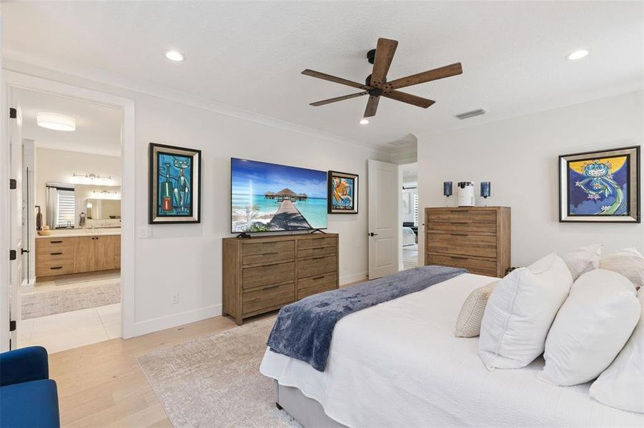 Furnished interior view inside a new home in Oakland Park, Winter Garden (Image 30).