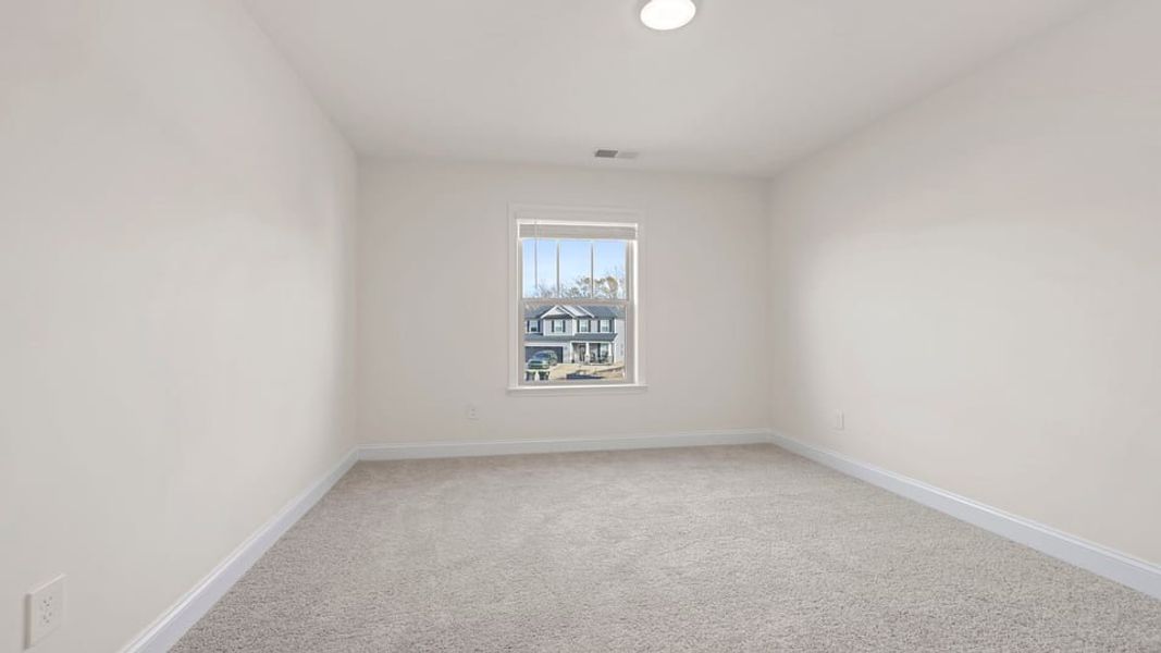 Spacious, unfurnished interior of a new home in Edgewood Estates, Greenville (Image 27).