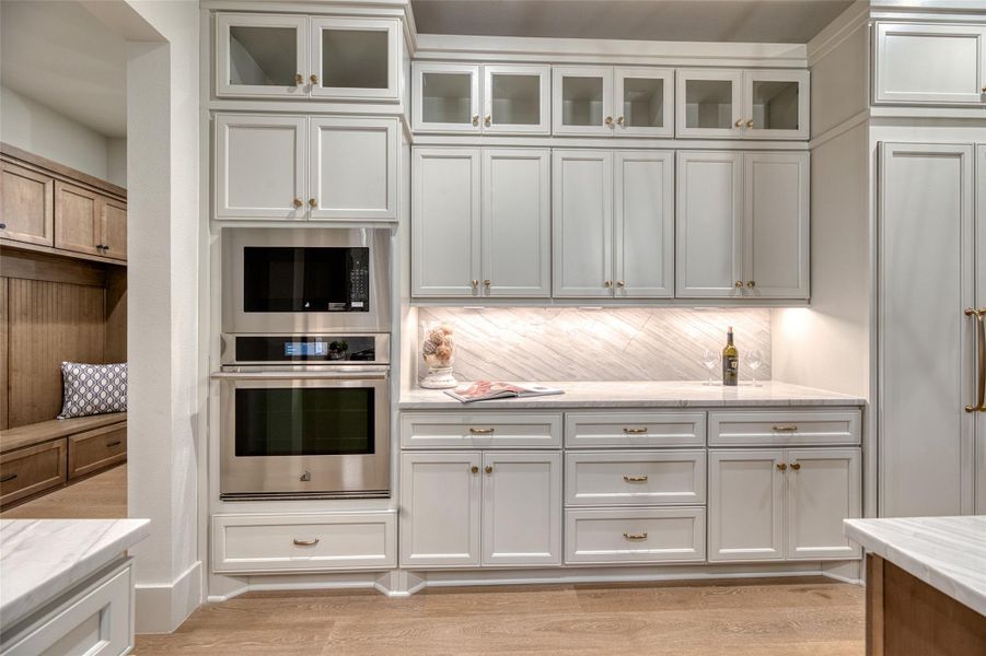 Quartz backdrop sets this kitchen apart Quartz backdrop sets this kitchen apart