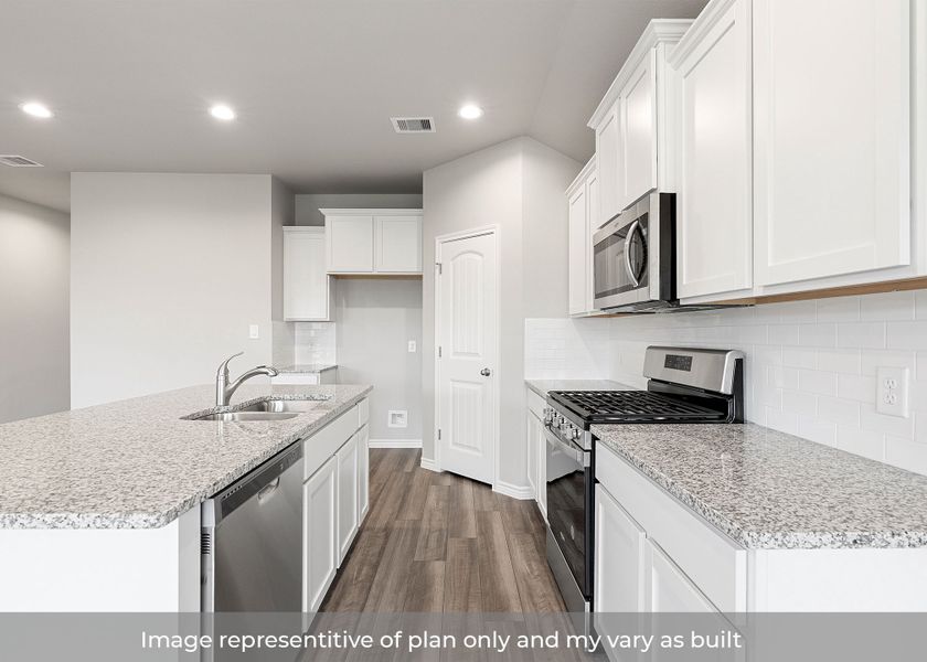 Representative furnished interior of a home built from the Bellvue by D.R. Horton in London Towne, Corpus Christi (Image 8).