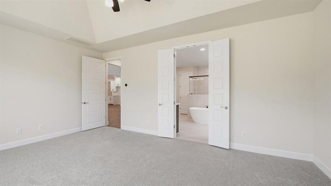 Spacious, unfurnished interior of a new home in Terraces, Rockwall (Image 19).