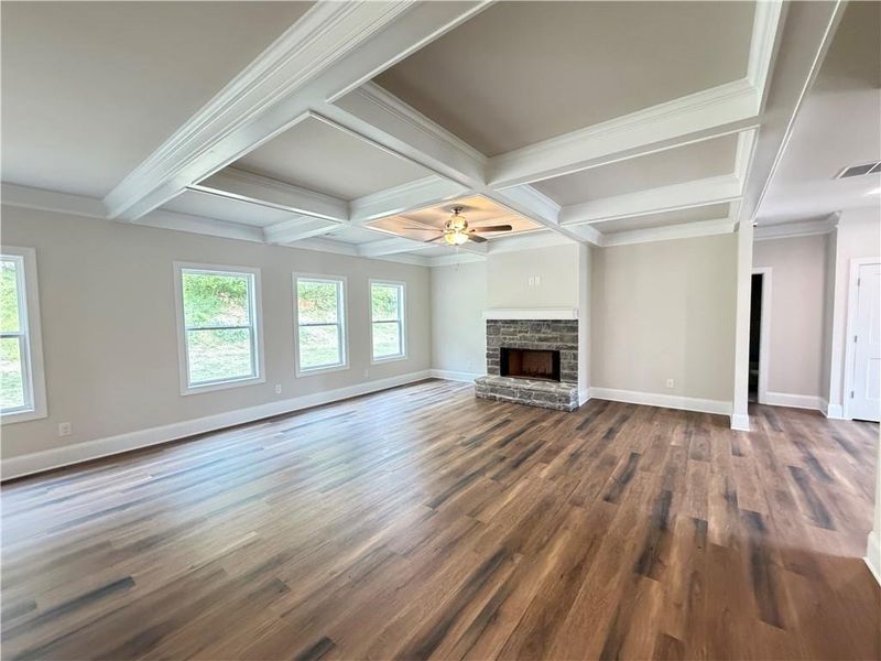 Spacious, unfurnished interior of a new home in , Jefferson (Image 29).