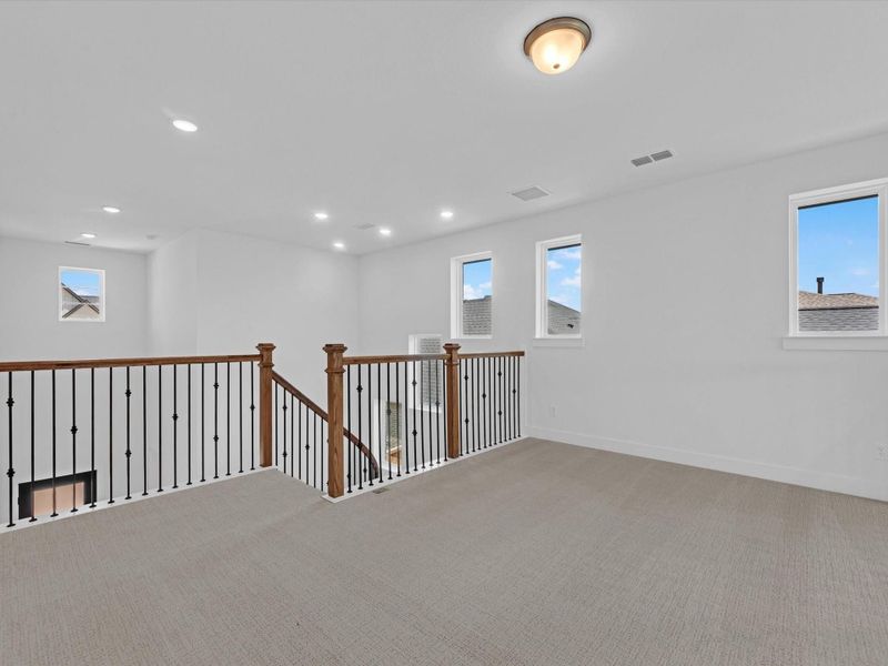 Spacious, unfurnished interior of a new home in Jubilee 50′, Hockley (Image 22).