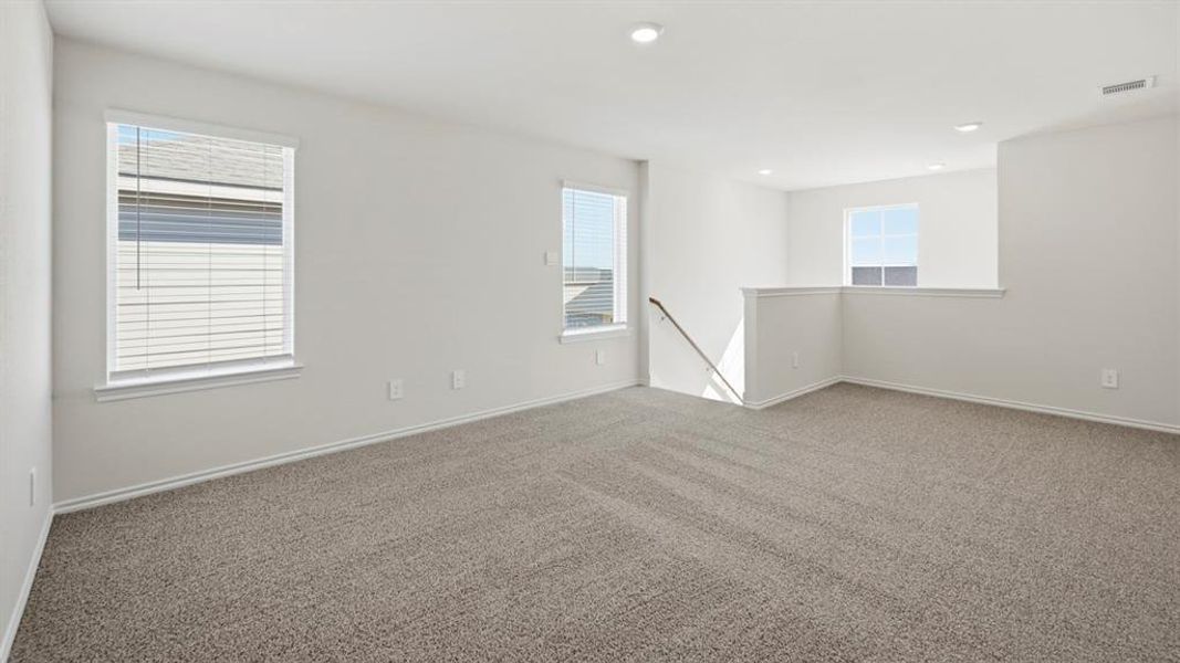 Spacious, unfurnished interior of a new home in Sweetwater Springs, Sherman (Image 18).