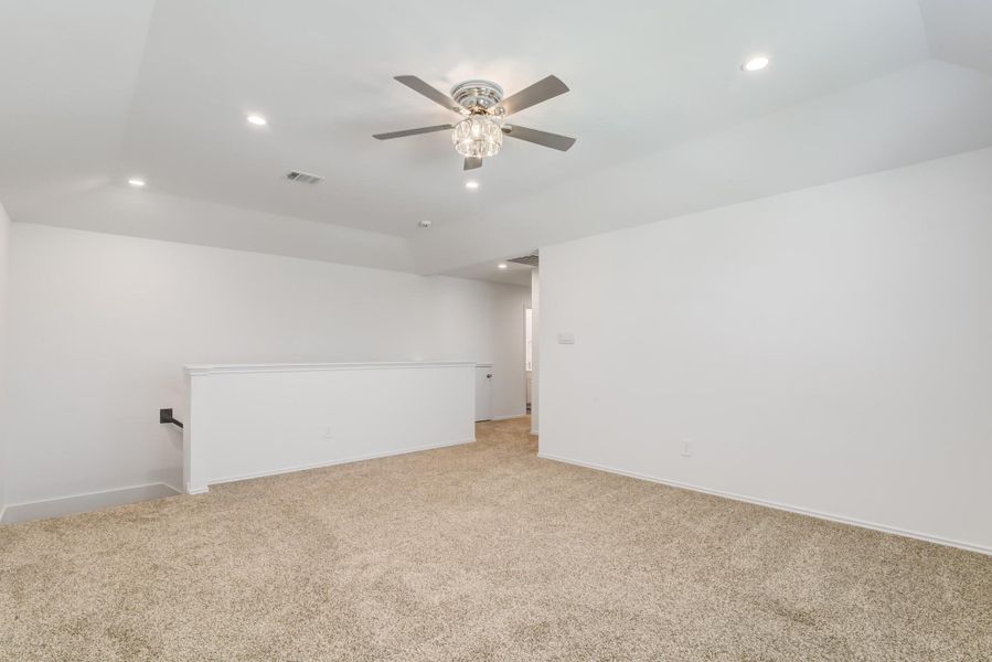 Spacious, unfurnished interior of a new home in River Ranch Meadows, Dayton (Image 29).