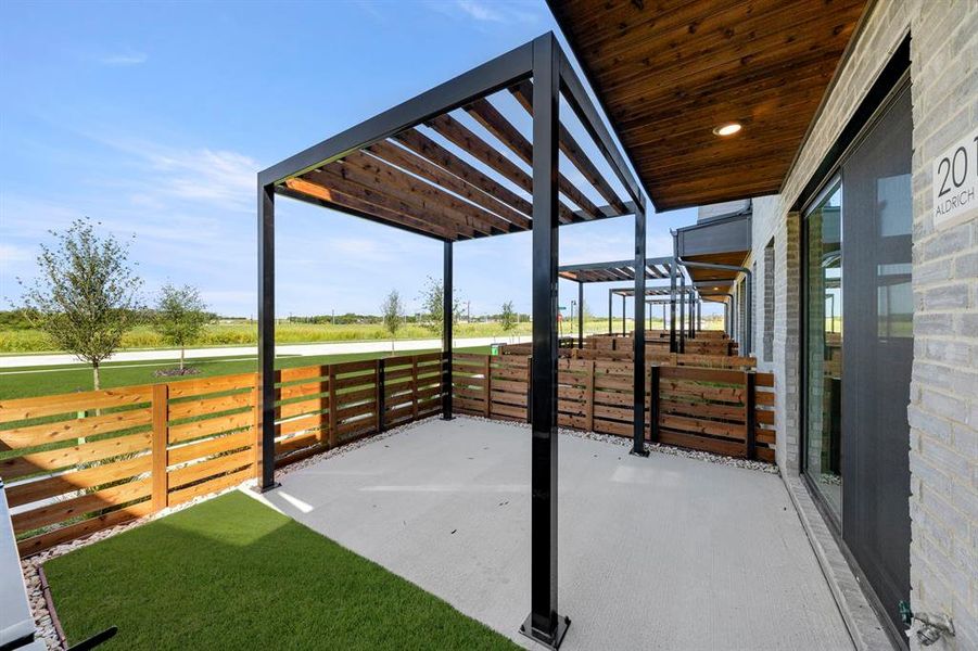 04. 2013 Aldrich - Patio (2)