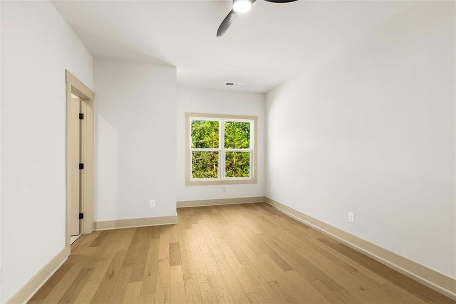 Spacious, unfurnished interior of a new home in , Hull (Image 70).
