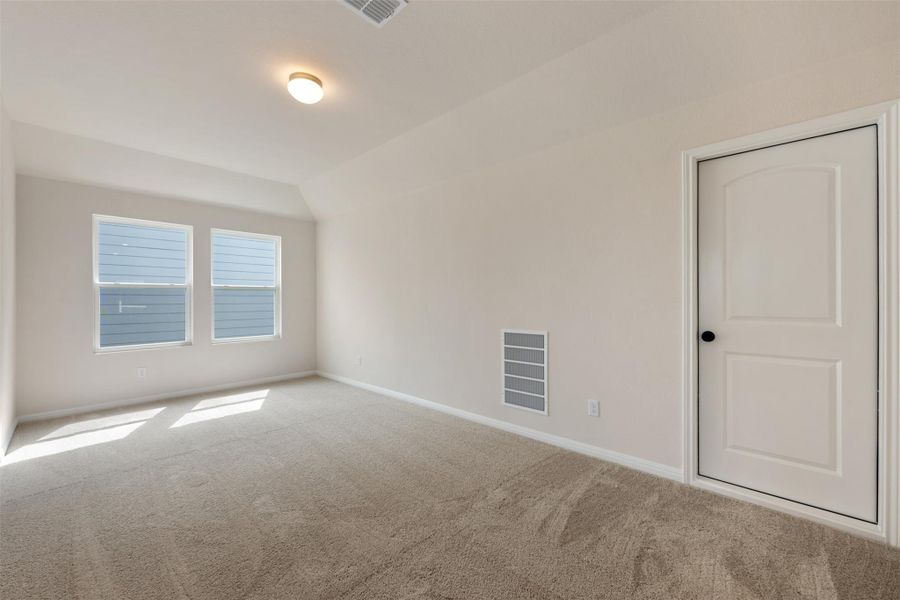 Spacious, unfurnished interior of a new home in Cannon Ranch, Dripping Springs (Image 15).