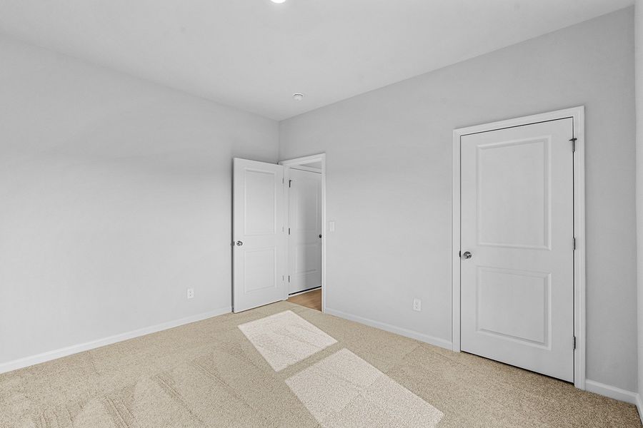 Spacious, unfurnished interior of a new home in Hanes Lake, Winston-Salem (Image 27). Spacious, unfurnished interior of a new home in Hanes Lake, Winston-Salem (Image 27).