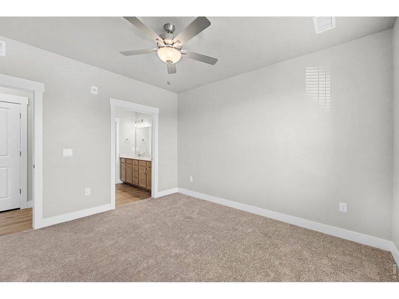 Spacious, unfurnished interior of a new home in Highlands at Fox Hill - The Flats, Longmont (Image 13).