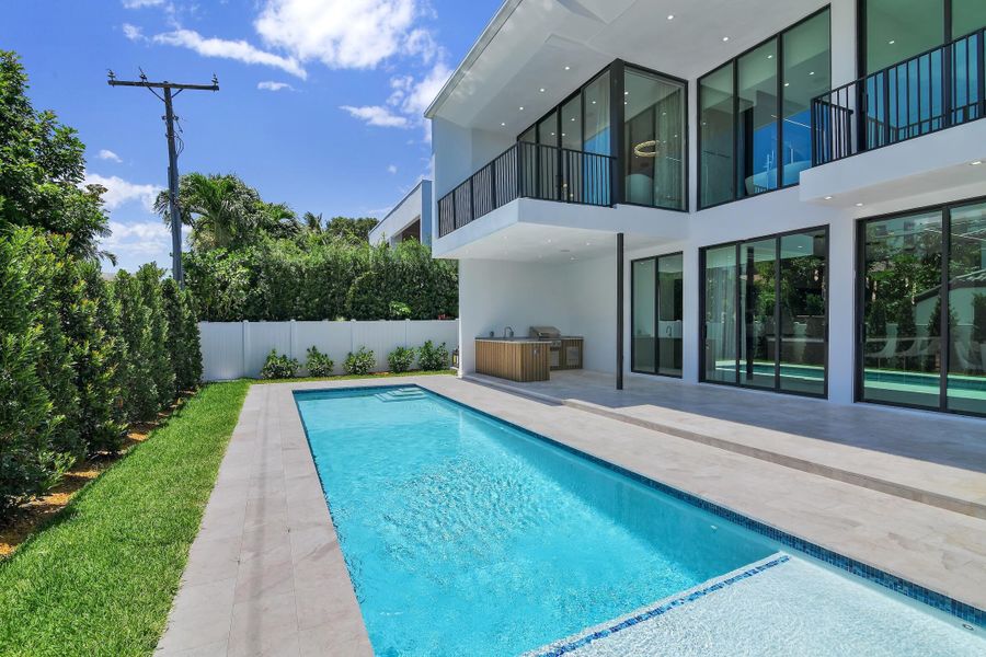 344 NE Second St, Boca Raton 2-47 (1) 344 NE Second St, Boca Raton 2-47 (1)