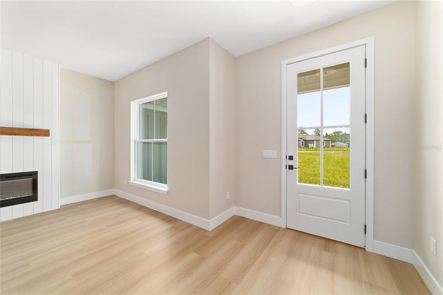 Spacious, unfurnished interior of a new home in , Dunnellon (Image 24).