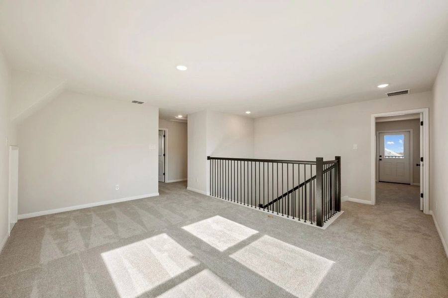 Spacious, unfurnished interior of a new home in Patterson Ranch, Georgetown (Image 42).