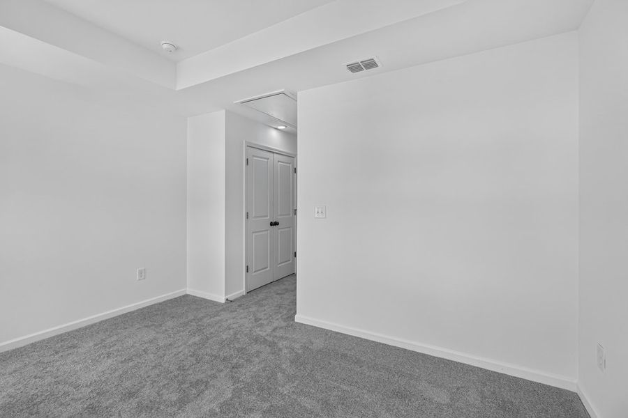 Spacious, unfurnished interior of a new home in Rosewood Farm, Lawrenceville (Image 30).