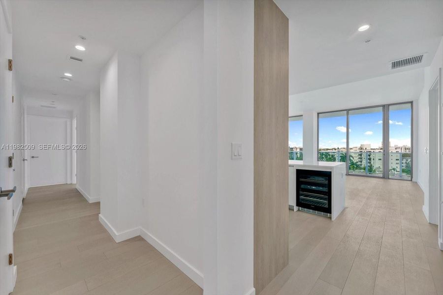 Spacious, unfurnished interior of a new home in , Bay Harbor Islands (Image 22).
