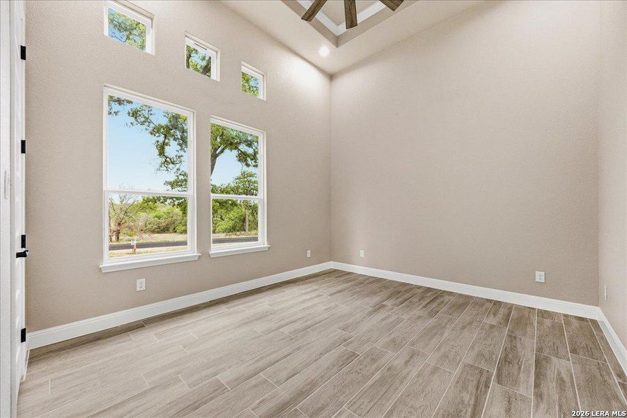 Spacious, unfurnished interior of a new home in , La Vernia (Image 69).