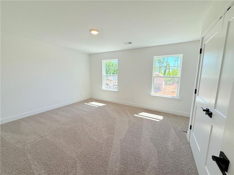 Spacious, unfurnished interior of a new home in Thunder Ridge, Dawsonville (Image 34).